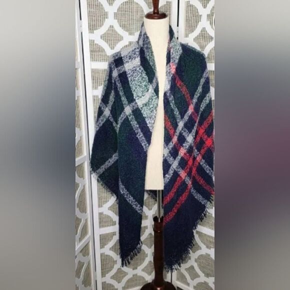 Quagga Blanket Wrap in Red Buffalo Checkered - Picture 8 of 13